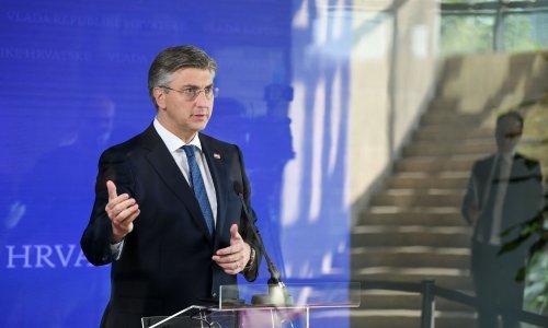 Plenković: Dogovor HNB-a i ECB-a o razmjeni dvije milijarde eura je ohrabrujući