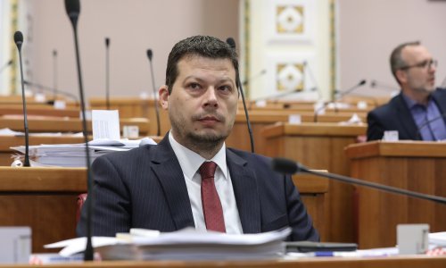 Hrvatska pošta odbacila optužbe SDP-a da kupuje opremu mimo zakona