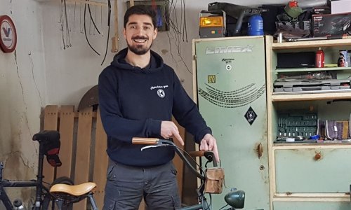 U radionici mladoga pravnika iz Batrine nastaju prava remek-djela: 'Neki u izolaciji kuhaju, neki vježbaju, neki spavaju - ja izrađujem retro bicikle'