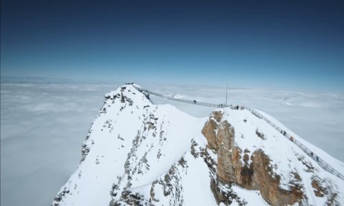 U ovo vrijeme nije pametno ni planinariti, pa se zato divite pogledu s vrha švicarskih Alpa
