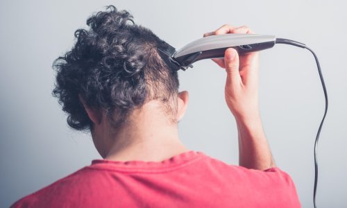 Ovako to izgleda kad se ljudi ogluše na apele frizera pa uzmu škare u svoje ruke