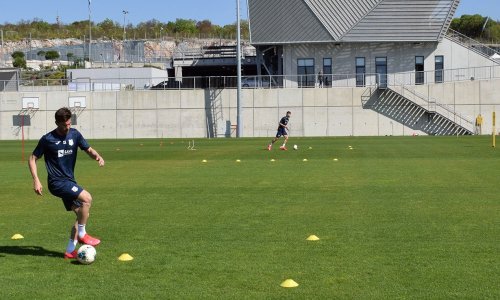Nakon mjesec dana na Rujevici se opet igra nogomet; igrači Rijeke krenuli s treninzima
