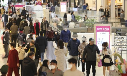 Gužve u trgovačkim centrima u Južnoj Koreji, ljudi se vraćaju na posao