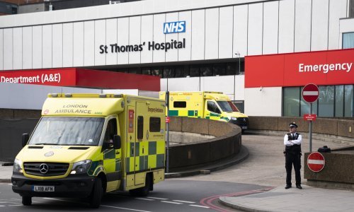 Britanija daje 60.000 funti obiteljima zdravstvenih radnika umrlih od covida-19