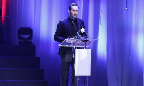 Prvi prijenos uživo iz zatvorenog ZKM-a - 'Your Love Is King' Espija Tomičića