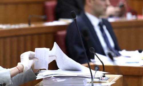 Oporba podupire zakonske prijedloge Mosta