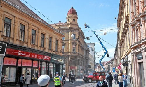 Kupola na križanju Ilice i Frankopanske opasno se raspucala u velikom potresu, a dodatno i u jutrošnjem; prijeti urušavanjem