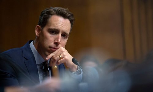 Šefovi Applea i Googlea trebali bi osobno odgovarati za eventualnu zlorabu podataka o koronavirusu, kaže američki političar