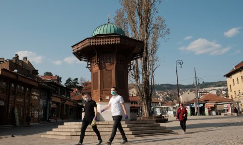 U BiH i dalje različito o ukidanju restrikcija, epidemiolog tvrdi da to nije problem