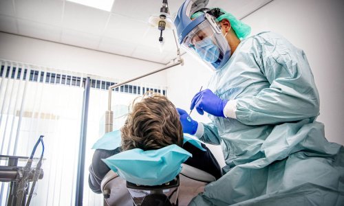 Muškarac u Ludbregu pretvarao se da je zubar; ženi je napravio implantate, no oštetio joj je i zube i zubno meso