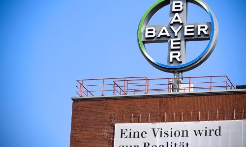 Bayer povećao dobit, zaoštrava stajalište u nagodbama o glifosatu