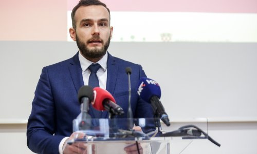 Vlada kreće u pregovore o Kolektivnom ugovoru za državne službenike i namještenike