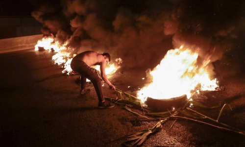 Prosvjednici u Libanonu razbijali banke: Umiremo i s koronom i bez nje