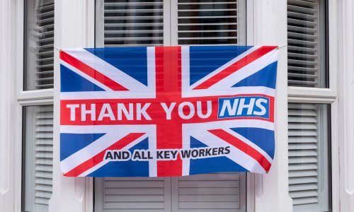 Britanija odaje počast zdravstvenim djelatnicima umrlima od koronavirusa