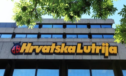 Dobitnik gotovo milijun kuna prvi se pojavio na blagajni Hrvatske Lutrije