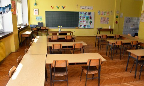 Preporod: Vlada će biti odgovorna za posljedice povratka učenika u škole