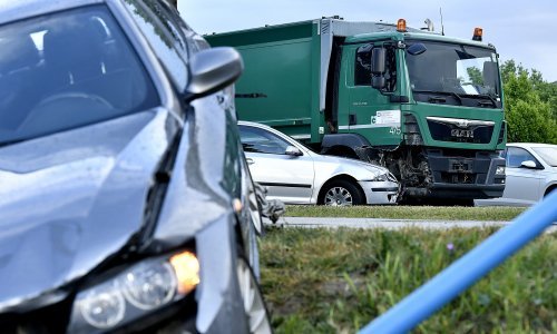 Na Zagrebačkoj aveniji sudarila se četiri automobila i vozilo Čistoće
