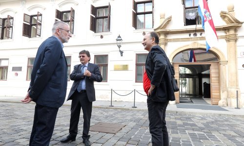 Sindikati: Ograničiti rad nedjeljom, minimalna plaća do kraja godine 4000 kuna