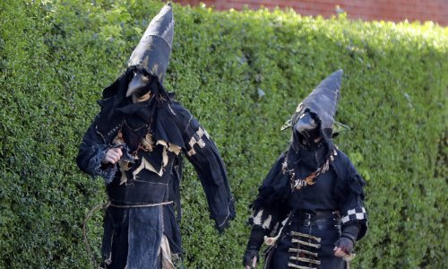 Policija traga za osobom koja plaši stanovnike kostimirana u liječnika iz 17. stoljeća koji liječi kugu