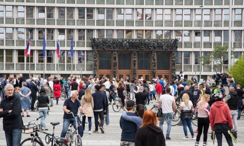 Više tisuća Slovenaca prosvjedovalo protiv vlade, uvjereni da Janša koristi epidemiju za jačanje 'autoritarne' vlasti