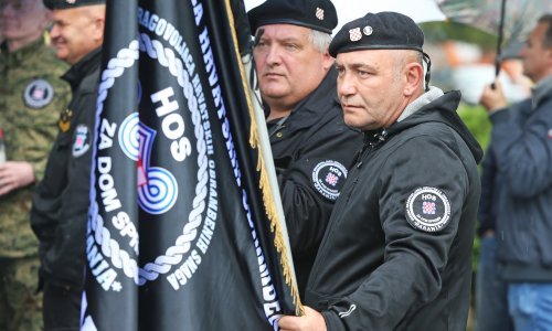 [FOTO] Na obilježavanju obljetnice ubojstva 12 redarstvenika ponovno obilježlja 'Za dom spremni'