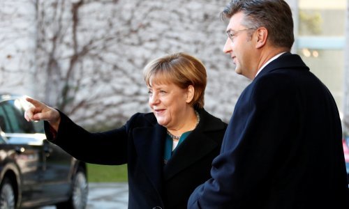 Romansu Plenkovića i moćne Mutti zasjenio ljubomorni Vučić