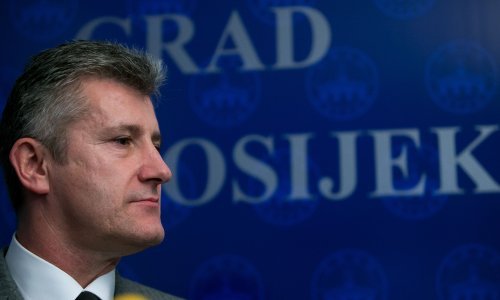 Nogometnom umijeću Davora Šukera divi(o) se cijeli svijet, ali u njegovom Osijeku to nije dovoljno