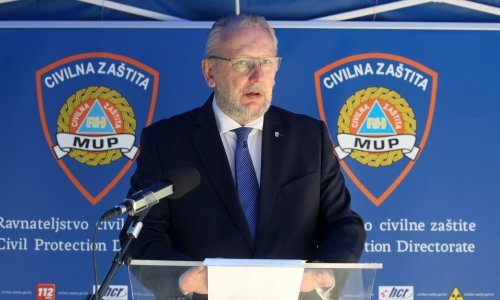 Nije više 'ostanimo doma': Božinović predstavio novi moto borbe protiv korone