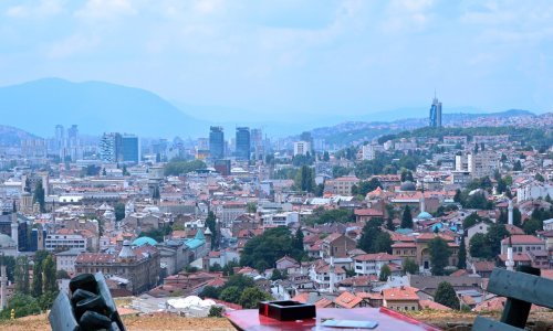 Pandemija nije zaustavila uvoz i prodaju skupocjenih vozila u BiH