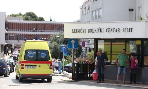 Korona kaos u KBC-u Split: Flomasterima pisali ime i prezime ljudima po rukama