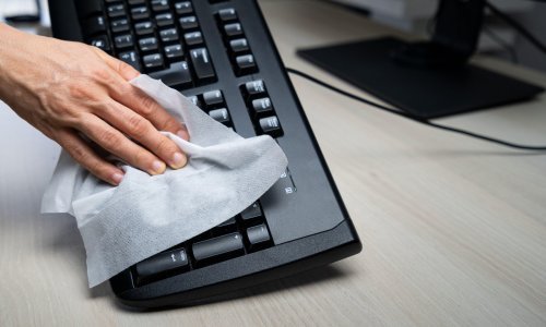 Korak po korak: Ovako ćete najbolje očistiti tipkovnice za stolna i prijenosna računala
