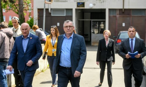 Kod Osijeka zaraženo malo dijete; pozitivno petero radnika koji su se vratili iz inozemstva; u Splitu preminula jedna osoba