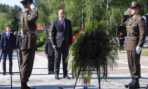 Položeni vijenci na Mirogoju u povodu Dana pobjede nad fašizmom