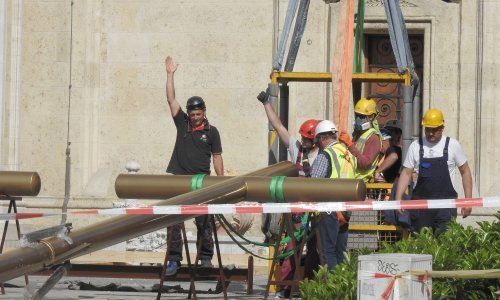 Puljić i Bozanić obišli zagrebačku katedralu i Nadbiskupski dvor; molili se kod groba Alojzija Stepinca