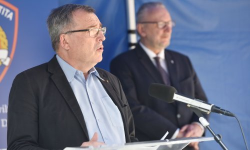 Capak objavio pravila za trgovačke centre koji se otvaraju u ponedjeljak, Stožer sutra donosi odluku o 'liberalizaciji' režima propusnica