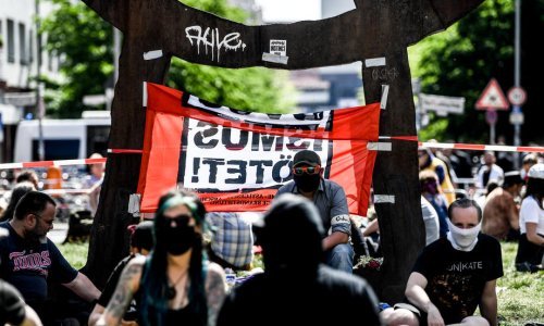 Tisuće na prosvjedima u Njemačkoj protiv pandemijskih restrikcija