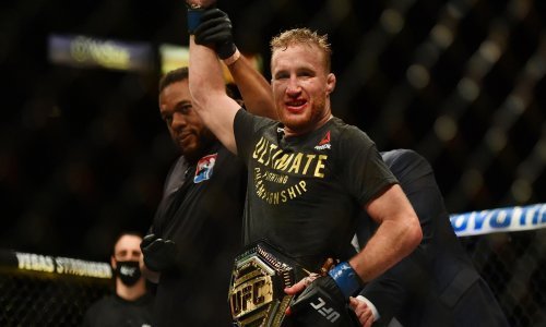 Fenomenalna priredba; Gaethje iznenadio i totalno razbio Fergusona za privremenu titulu prvaka, Ngannou došao do novog žestokog nokauta