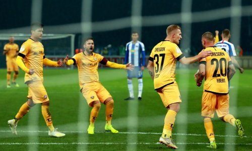 U Njemačkoj za tjedan dana počinje nogomet, a cijela momčad završila u karanteni; što sada, ovo je veliki korak unatrag