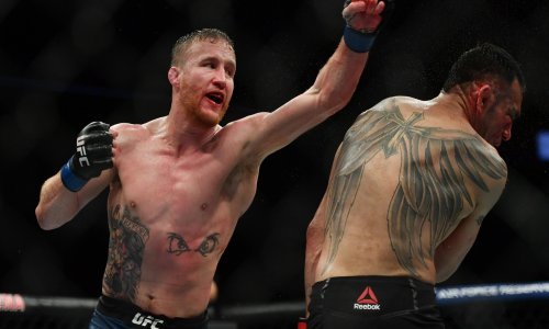 Dana White mu je stavio pojas privremenog prvaka UFC-a, a on ga je skinuo i bacio na pod te u jednoj rečenici objasnio svoj neočekivani potez