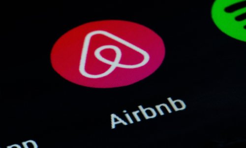 Airbnb povećao tromjesečni minus na 1,2 milijarde dolara, no jedna im stvar ulijeva nadu