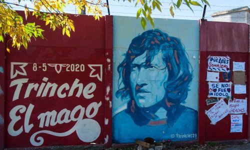 Hrvat koji je umro nakon nasilnog napada i kojeg su obožavali Argentina i Maradona dobiva počast, a zbog njega su se navijači čak oglušili na karantenu