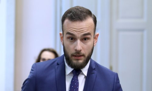 Oporba žestoko po Aladroviću: Tajming je indikativan, naknada za starije predložena je uoči izbora