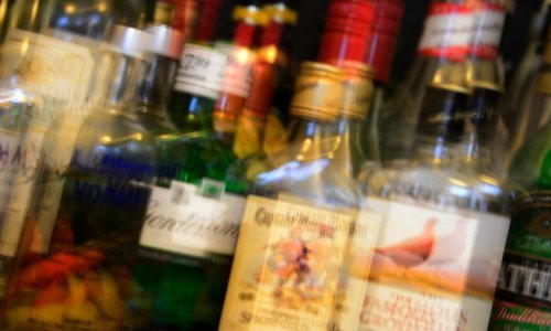 Hoće li i na etikete alkoholnih pića stići strašne slike nalik onima na kutijama cigareta?