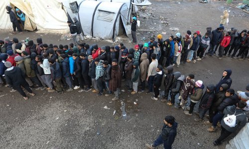 Migranti u Bihaću se bune, policija pucala u zrak