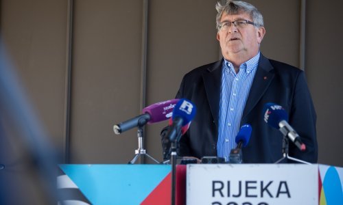 Veliki manjak u gradskom proračunu Rijeke, moguća i smanjenja zaposlenih u gradskoj upravi