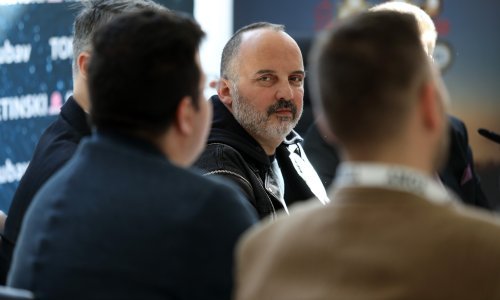 Uvjeren da se nalazi na meti hakera: Tony Cetinski na Facebooku pokrenuo grupu protiv cijepljenja