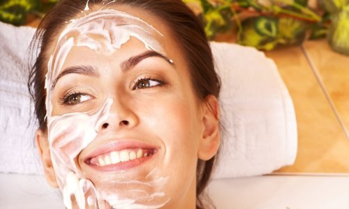 Pet sastojaka koje nikad ne biste smjeli staviti u domaće maske za lice