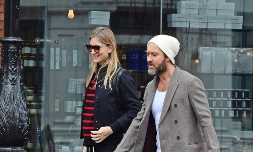 Jude Law čeka šesto dijete: Njegova 14 godina mlađa supruga je trudna