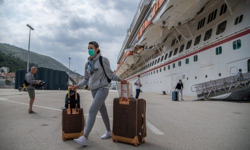 Počelo iskrcavanje s kruzera Carnival Magic u Dubrovniku