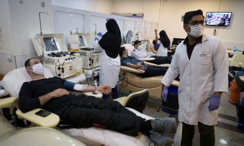 Oko 10.000 iranskih zdravstvenih radnika zaraženo koronavirusom